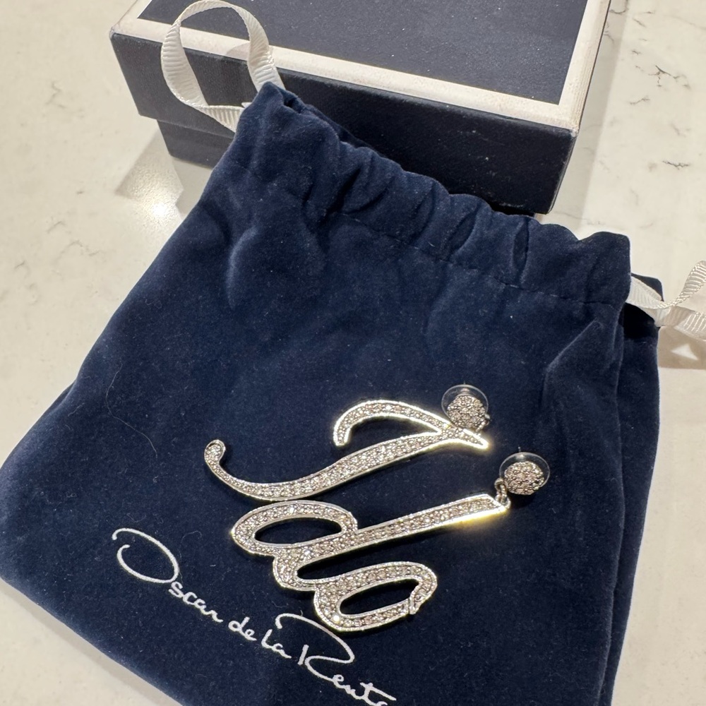 Oscar de la Renta “I Do” Dangle Earrings w/ Navy and White Gift Box